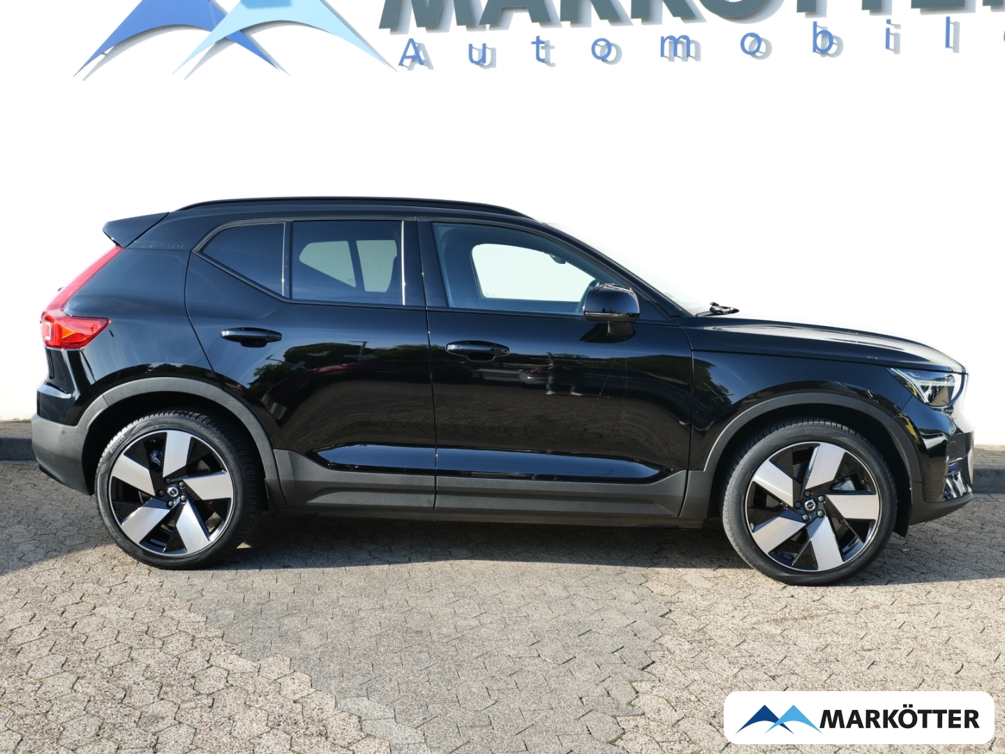 Fahrzeugabbildung Volvo XC40 Single Motor Ultimate STHZ/AHK/PANO/360CAM/