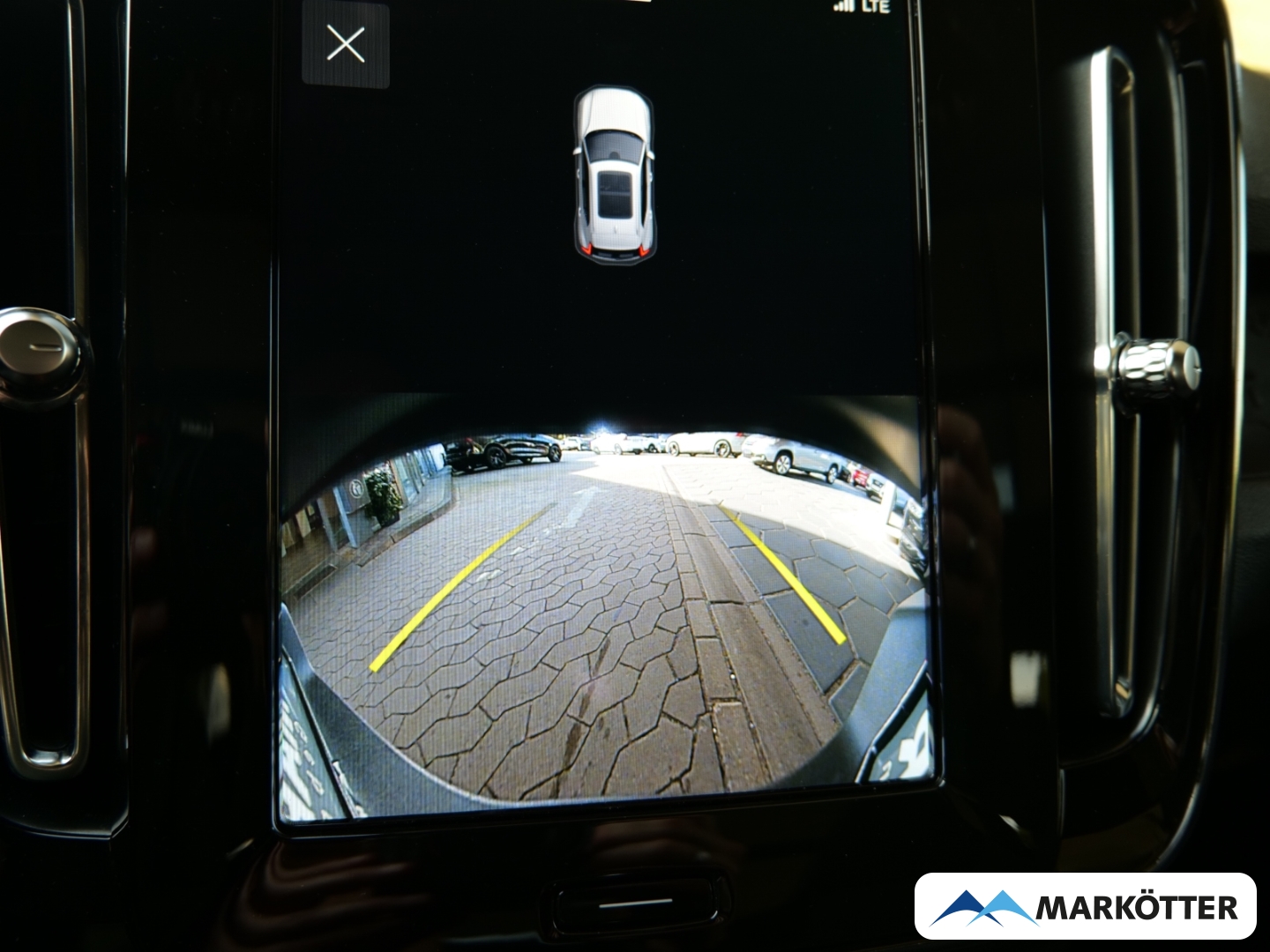Fahrzeugabbildung Volvo XC40 Single Motor Ultimate STHZ/AHK/PANO/360CAM/