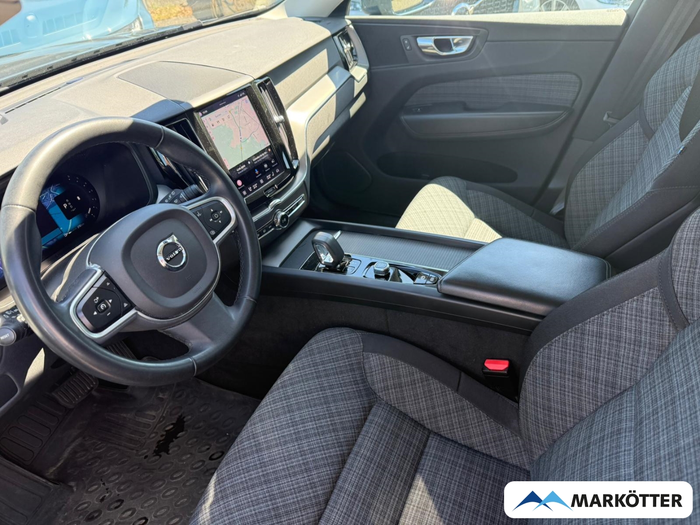 Fahrzeugabbildung Volvo XC60 B4 Core AHK/CAM/KLIMA/LHZ/FSH/NAVI