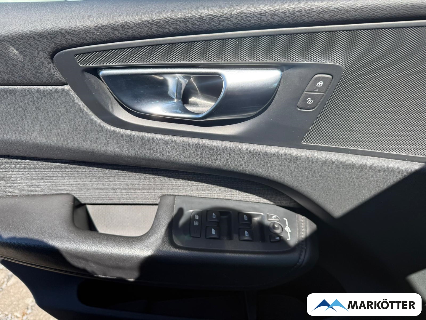 Fahrzeugabbildung Volvo XC60 B4 Core AHK/CAM/KLIMA/LHZ/FSH/NAVI