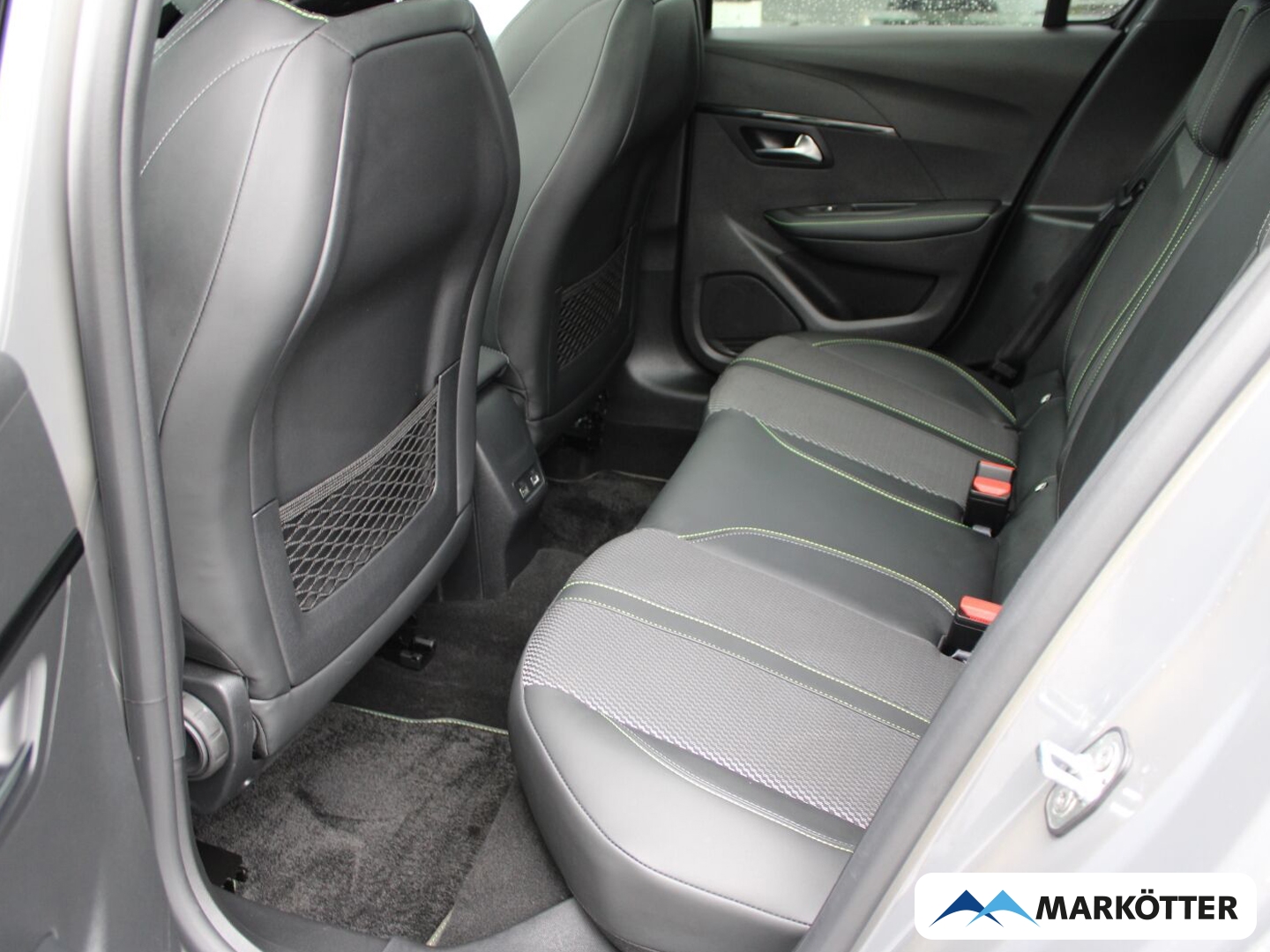 Fahrzeugabbildung Peugeot 208 Hybrid 136 GT ACC/PANO/ CAM/PDC/NAVI/