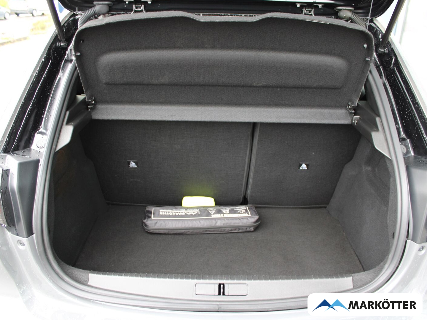 Fahrzeugabbildung Peugeot 208 Hybrid 136 GT ACC/PANO/ CAM/PDC/NAVI/