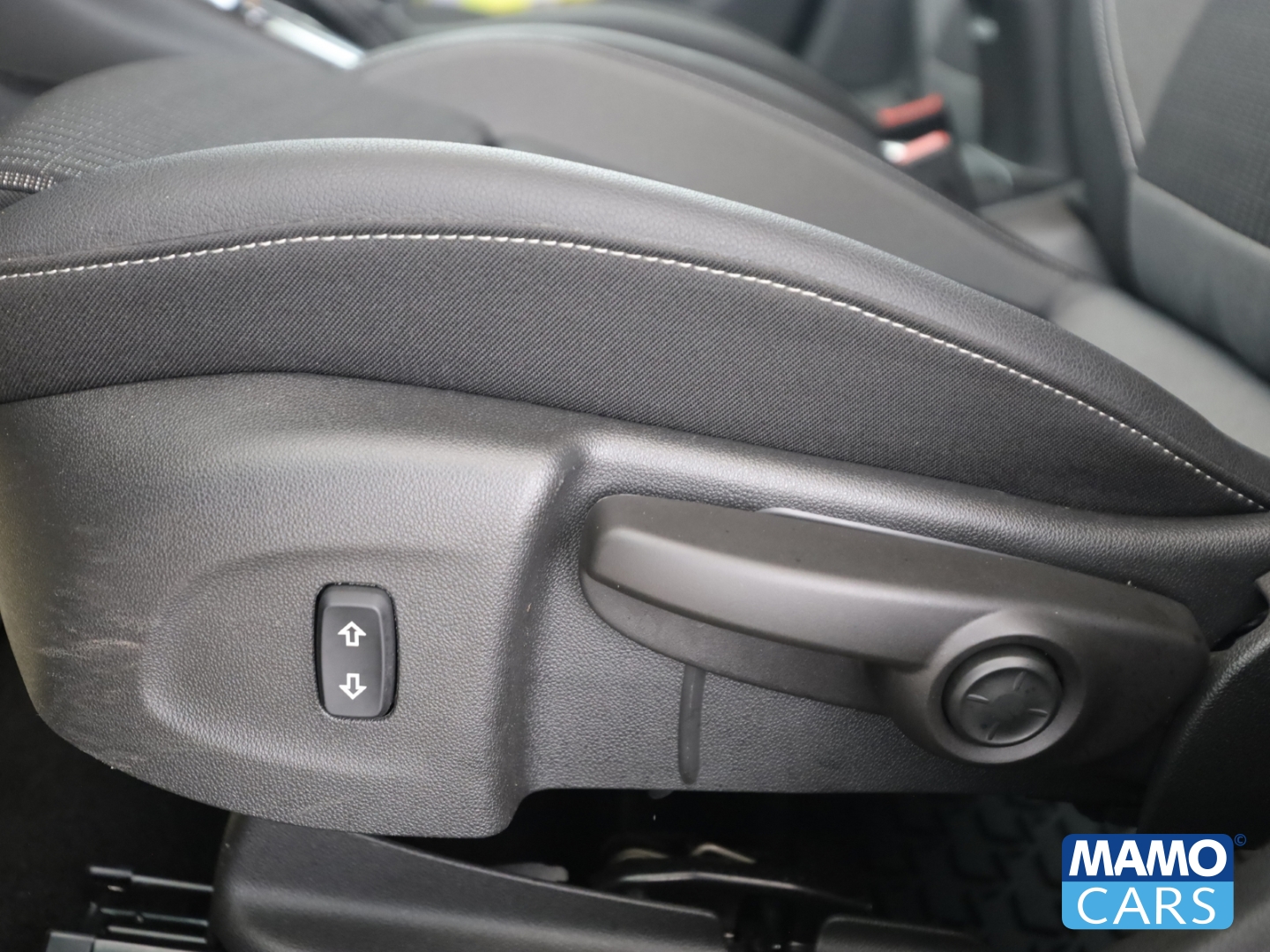 Fahrzeugabbildung Opel Astra K ST Business Elegance BLIS/CAM/NAVI/SHZ