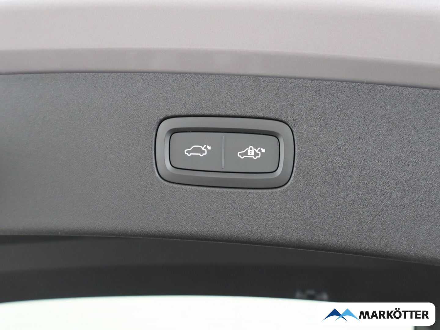 Fahrzeugabbildung Volvo ES90 Single Motor Extended Range RWD Ultra B&W