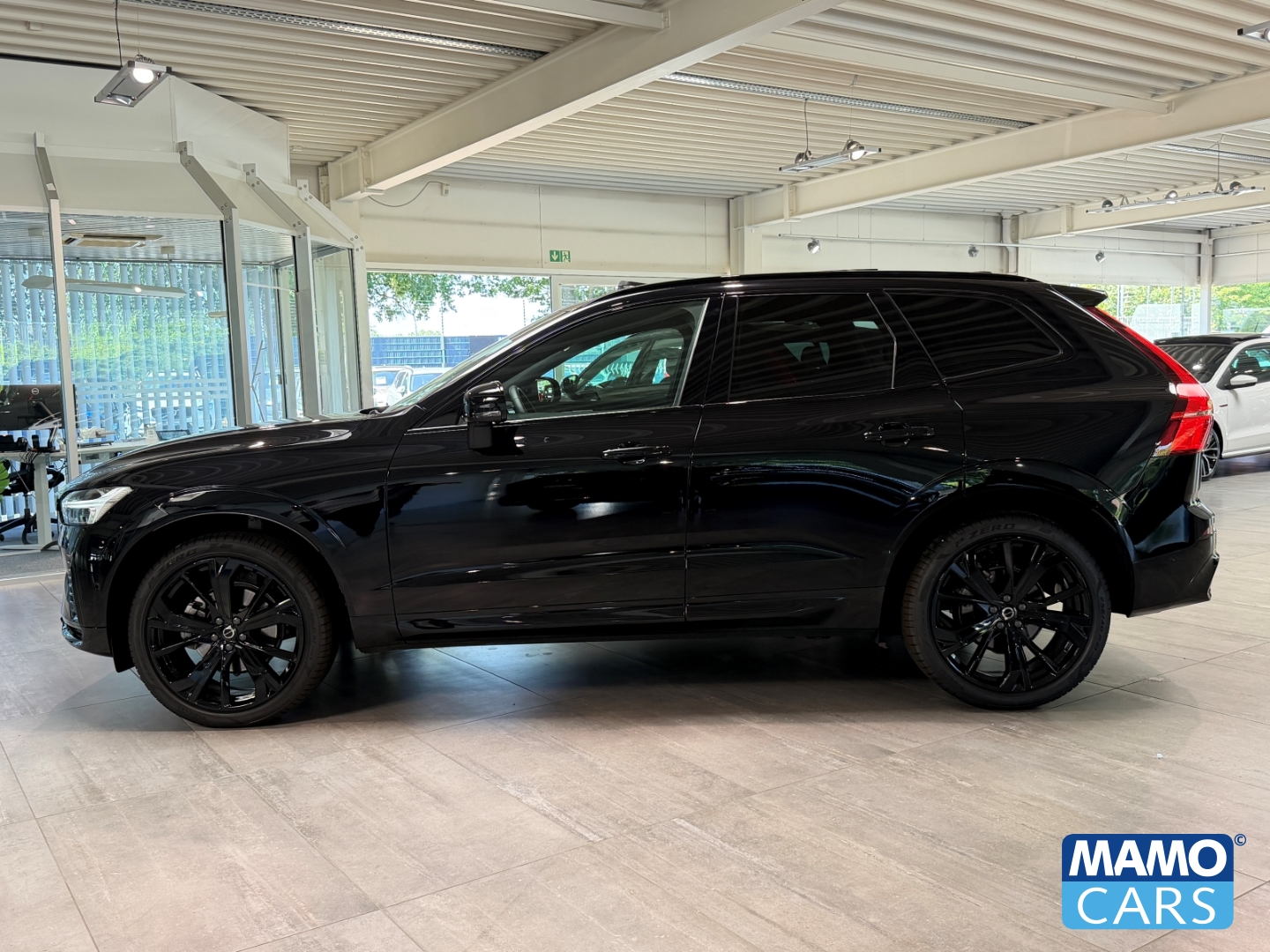 Fahrzeugabbildung Volvo XC60 B5 AWD Plus Black Editi. BLIS/PANO/360°/HUD