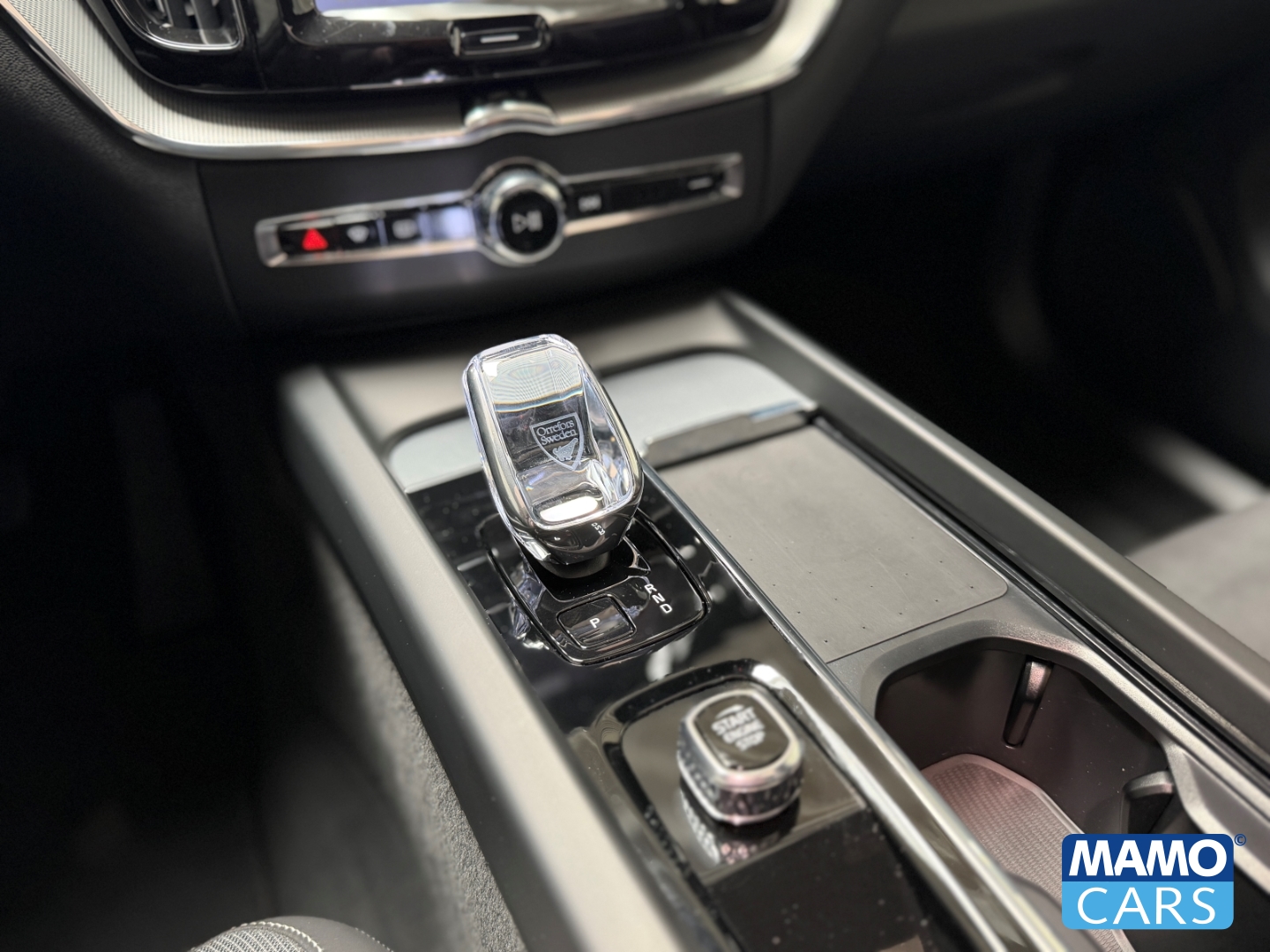 Fahrzeugabbildung Volvo XC60 B5 AWD Plus Black Editi. BLIS/PANO/360°/HUD