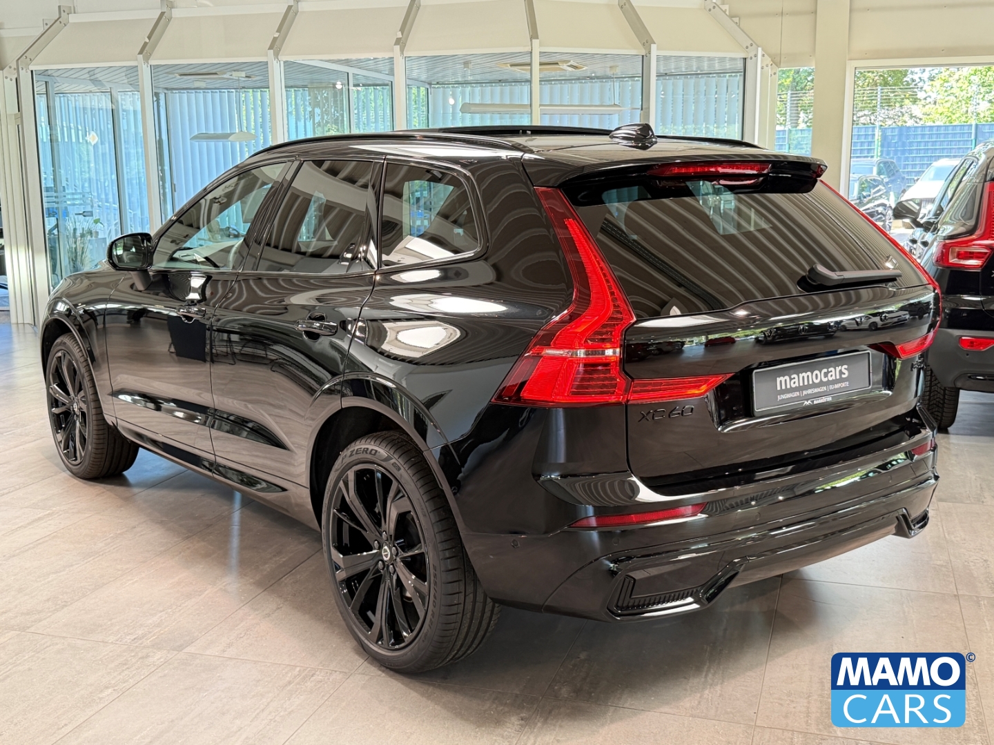Fahrzeugabbildung Volvo XC60 B5 AWD Plus Black Editi. BLIS/PANO/360°/HUD