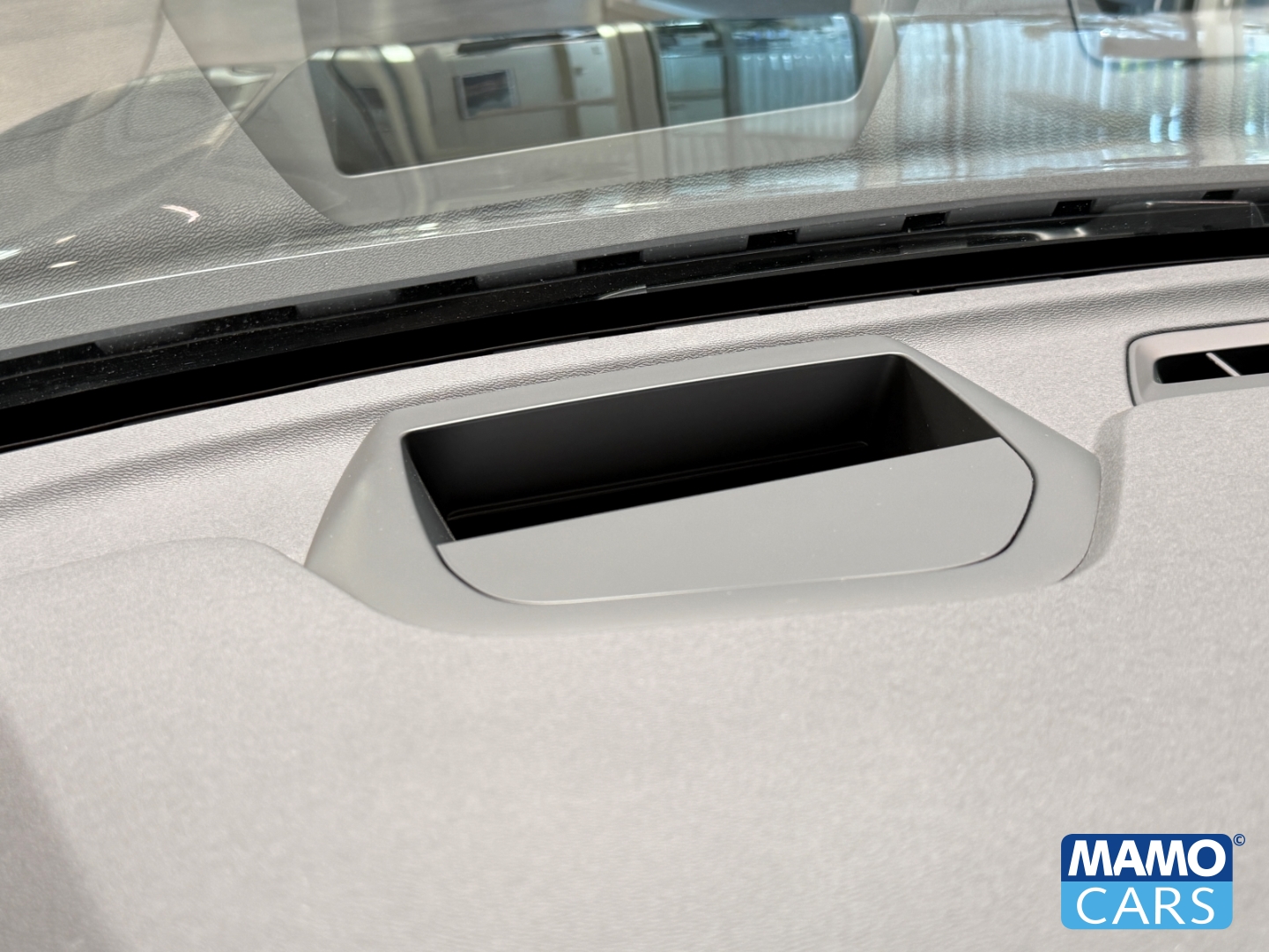 Fahrzeugabbildung Volvo XC60 B5 AWD Plus Black Editi. BLIS/PANO/360°/HUD