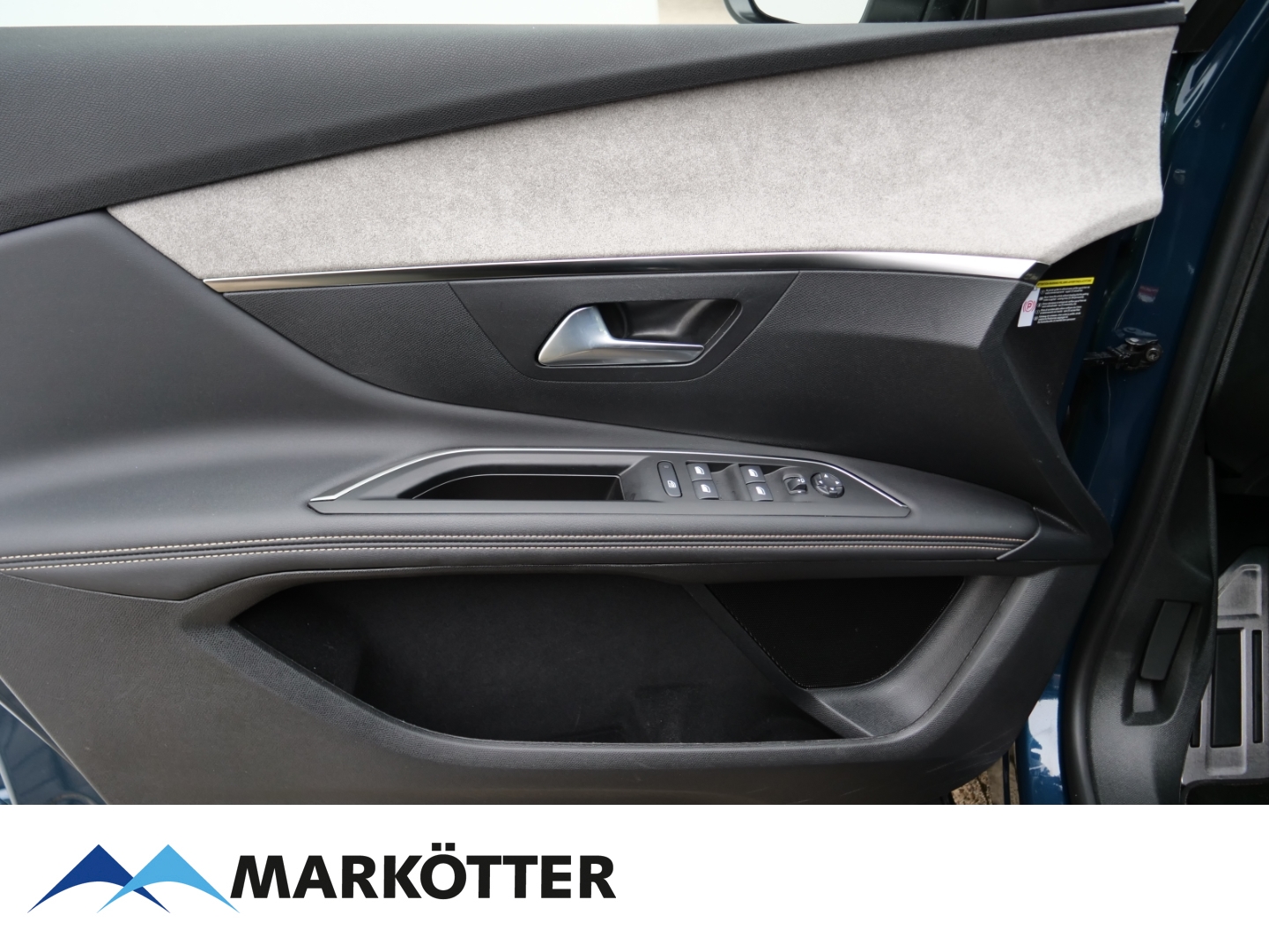 Fahrzeugabbildung Peugeot 3008 1.5 BlueHDi GT 360CAM/PANO/Totwinkel/ACC