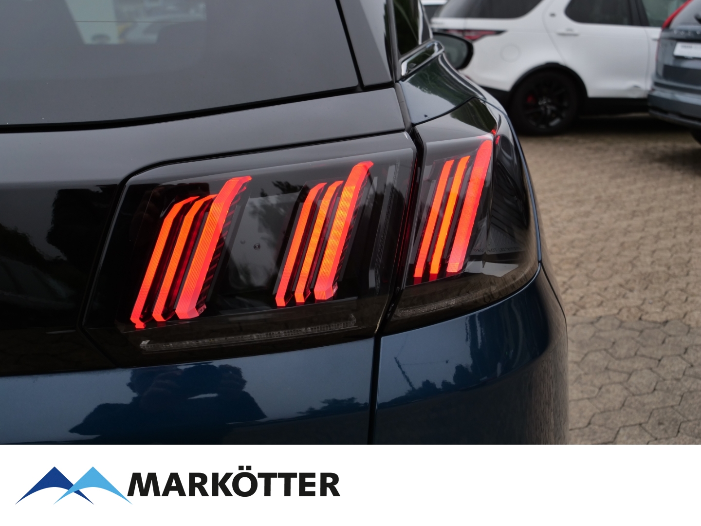 Fahrzeugabbildung Peugeot 3008 1.5 BlueHDi GT 360CAM/PANO/Totwinkel/ACC