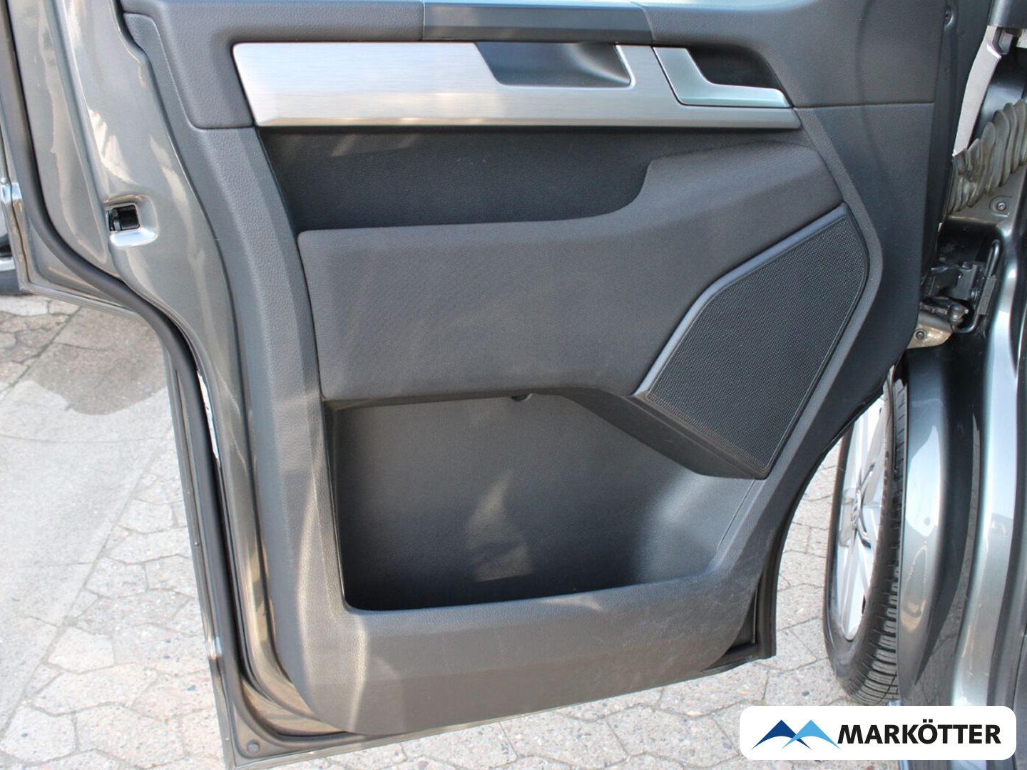 Fahrzeugabbildung Volkswagen Transporter T6 Bus Multivan Comfortline AHK/DAB