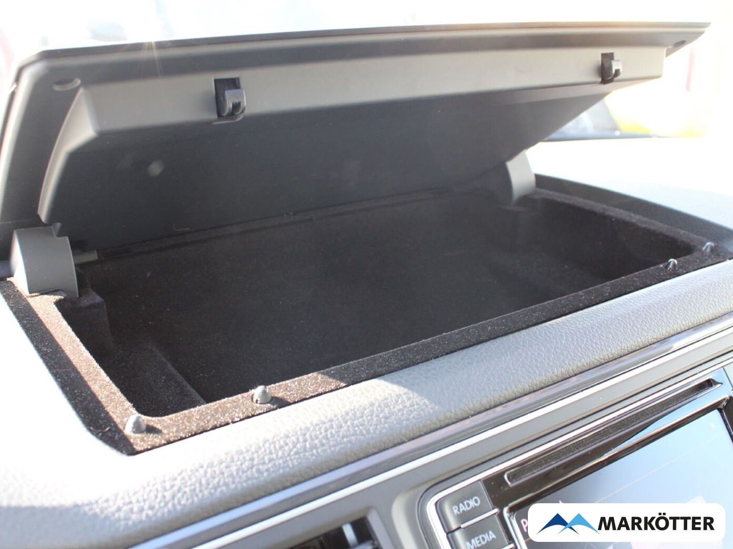 Fahrzeugabbildung Volkswagen Transporter T6 Bus Multivan Comfortline AHK/DAB