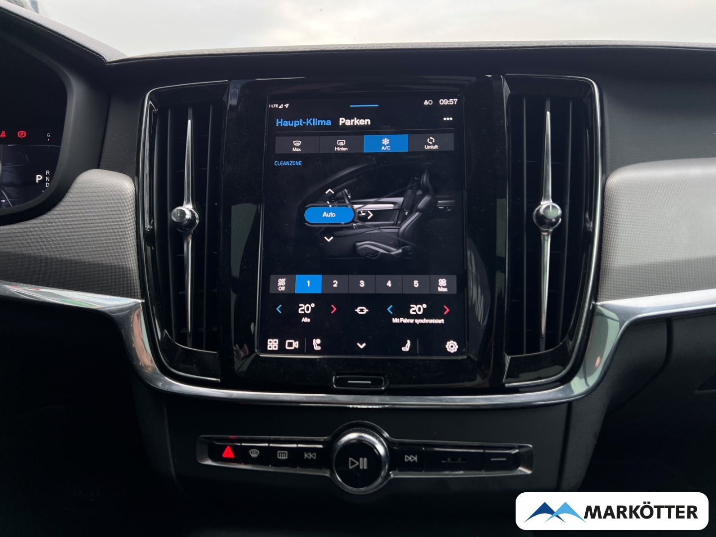 Fahrzeugabbildung Volvo V90 B4 Plus Dark EU6d PANO/LEDER/ACC/BLIS