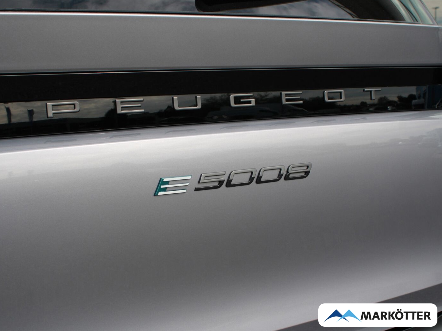 Fahrzeugabbildung Peugeot 5008 Elektromotor 230 Long Range GT