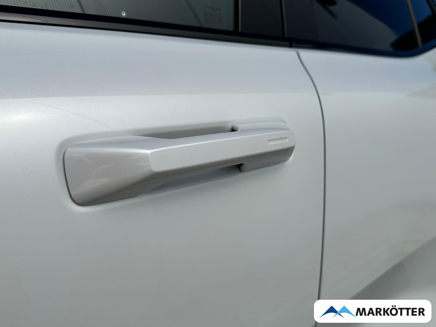 Fahrzeugabbildung Volvo EX30 Plus 2WD Pure Electric ACC/BLIS/LenkradH