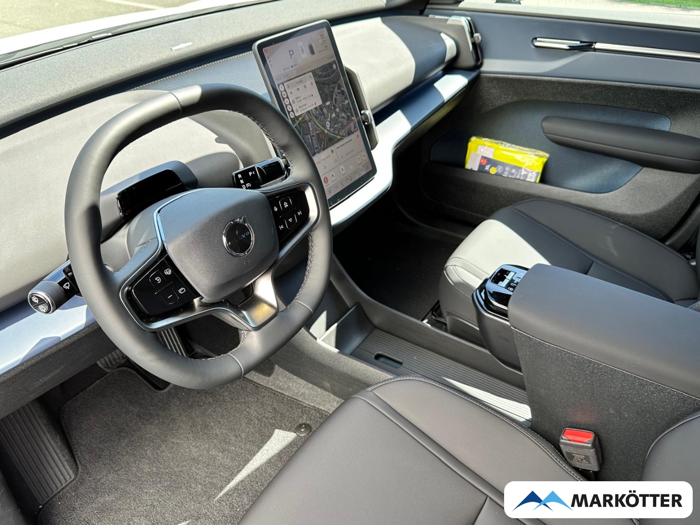 Fahrzeugabbildung Volvo EX30 Plus 2WD Pure Electric ACC/BLIS/LenkradH