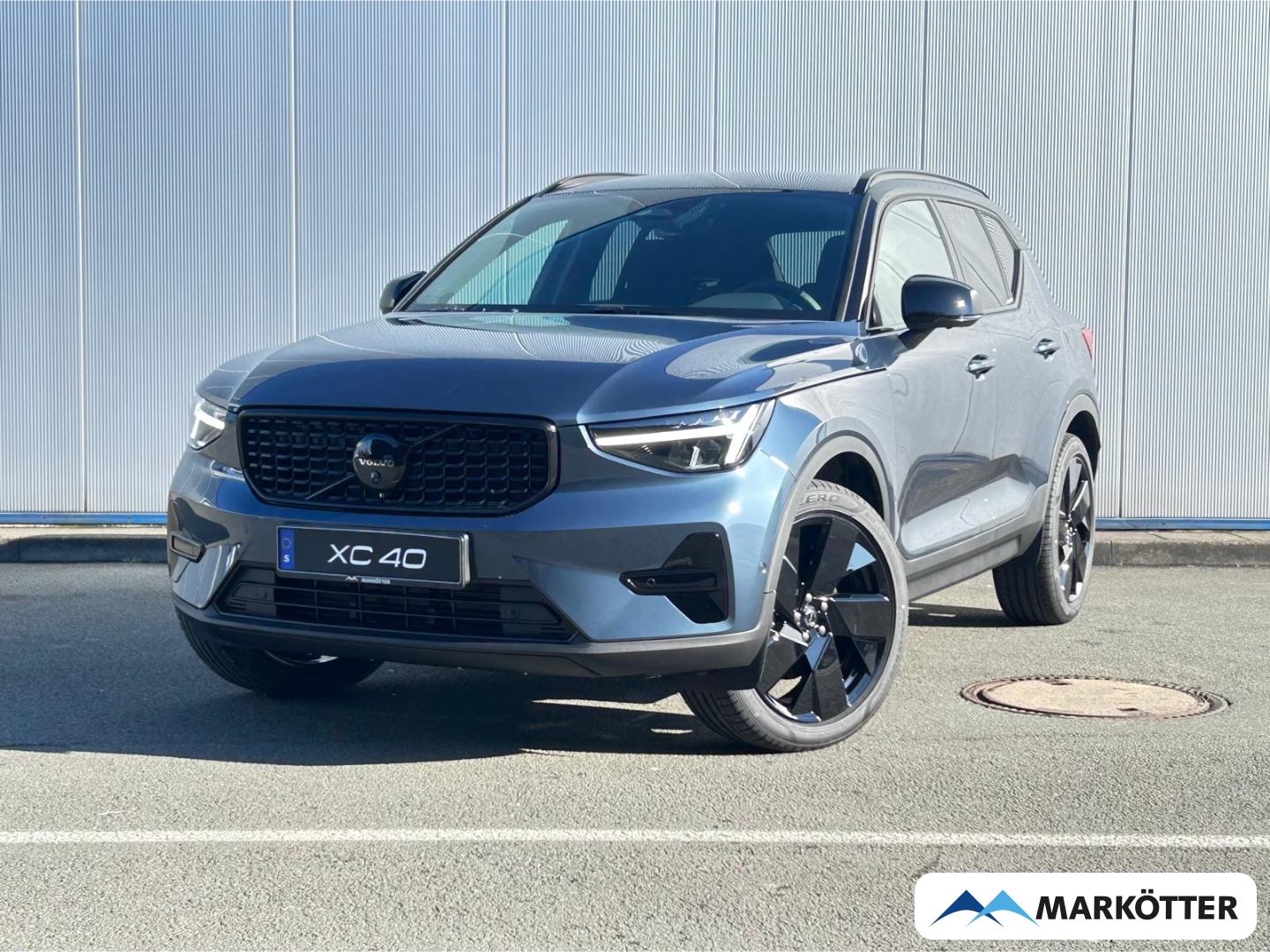Fahrzeugabbildung Volvo XC40 B3 Plus Black Edition 2WD ACC/360°/BLIS