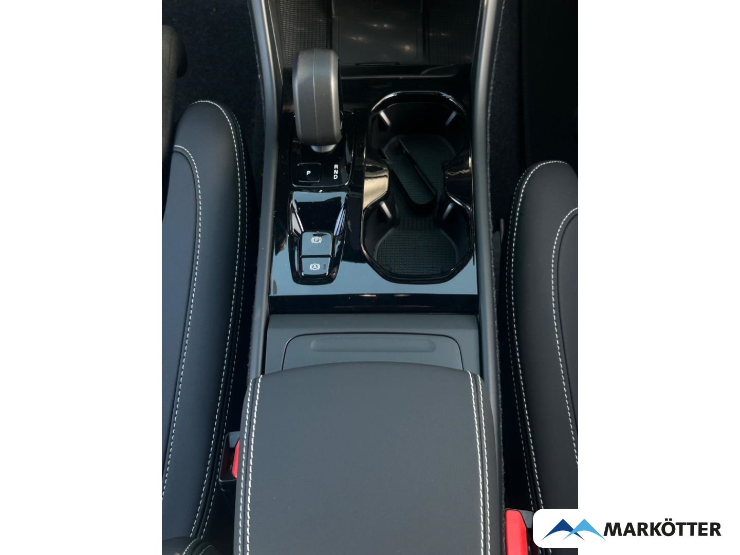 Fahrzeugabbildung Volvo XC40 B3 Plus Black Edition 2WD ACC/360°/BLIS