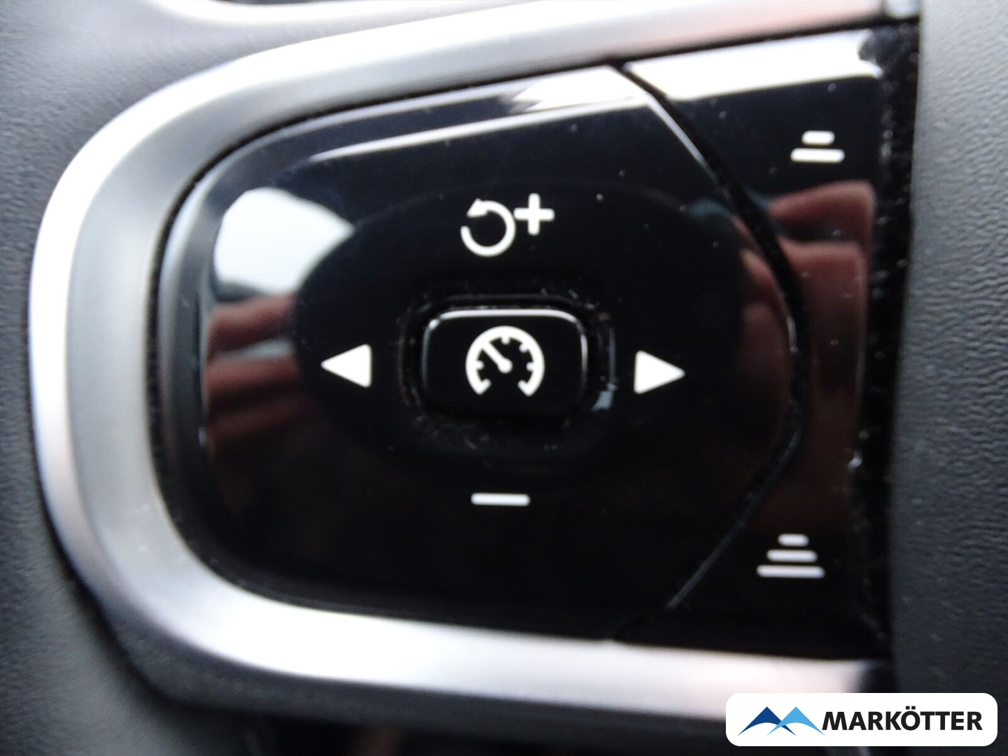 Fahrzeugabbildung Volvo XC60 Plus Dark AWD Gar. RFK/SHZG/AHK/LHZ/PANO