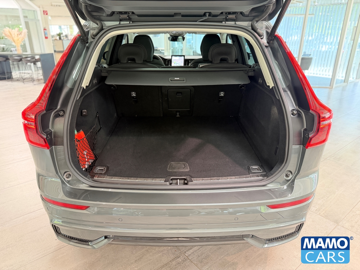 Fahrzeugabbildung Volvo XC60 B5 FACELIFT Plus Dark ACC/BLIS/HUD/PANO/360°