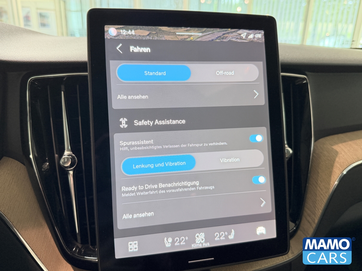 Fahrzeugabbildung Volvo XC60 B5 FACELIFT Plus Dark ACC/BLIS/HUD/PANO/360°