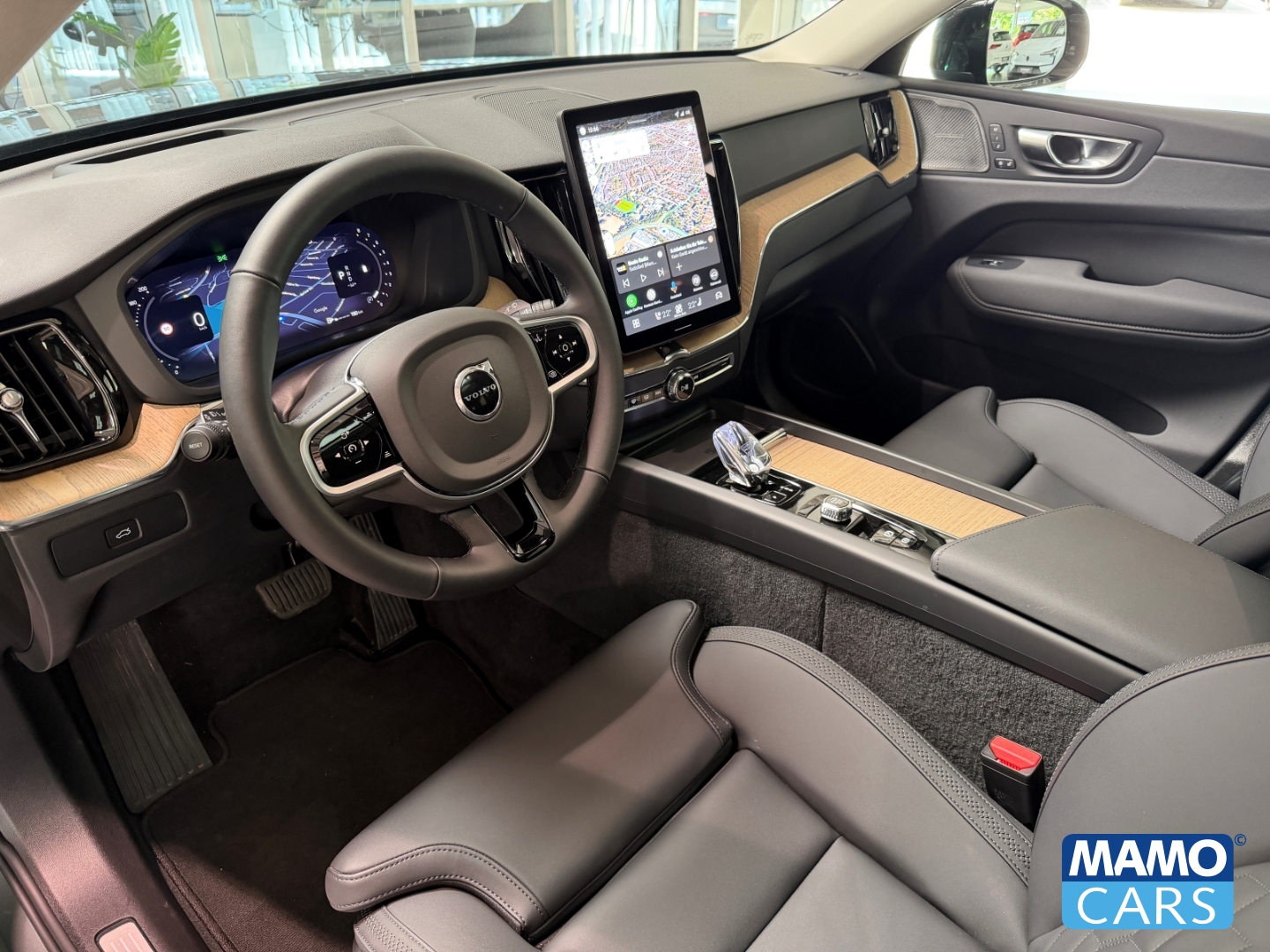 Fahrzeugabbildung Volvo XC60 B5 FACELIFT Plus Dark ACC/BLIS/HUD/PANO/360°