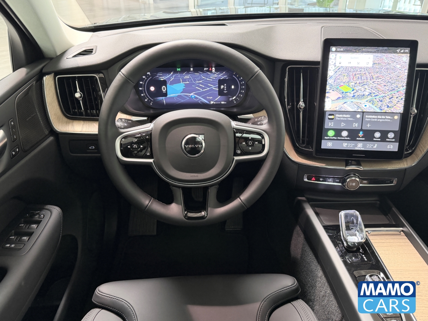 Fahrzeugabbildung Volvo XC60 B5 FACELIFT Plus Dark ACC/BLIS/HUD/PANO/360°