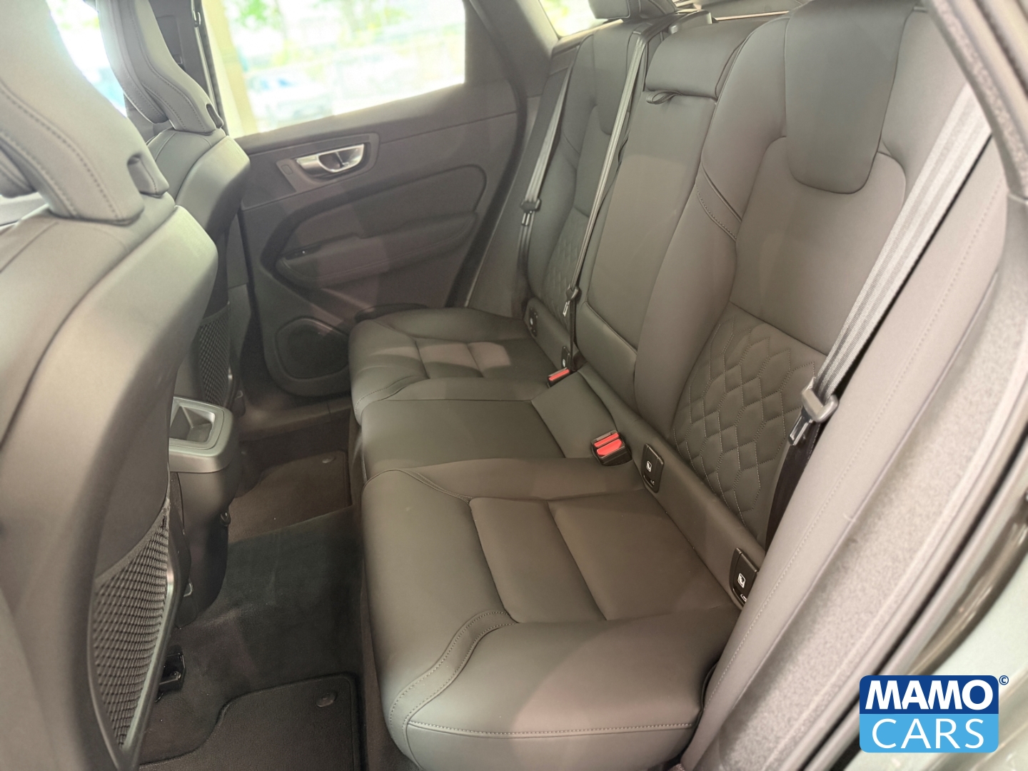 Fahrzeugabbildung Volvo XC60 B5 FACELIFT Plus Dark ACC/BLIS/HUD/PANO/360°
