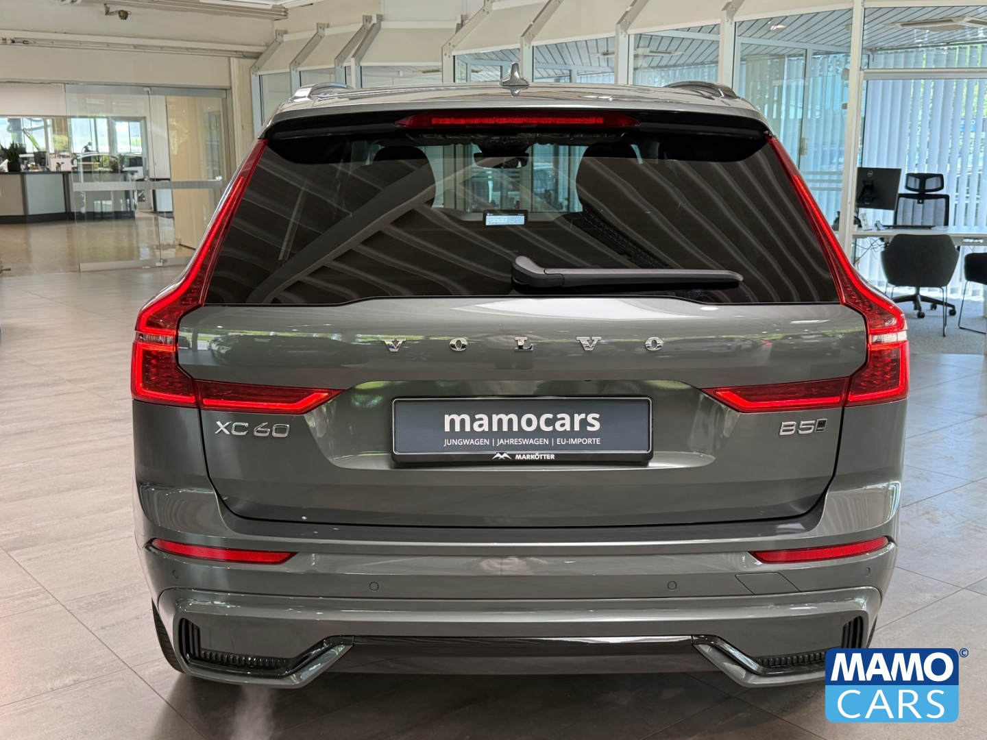 Fahrzeugabbildung Volvo XC60 B5 FACELIFT Plus Dark ACC/BLIS/HUD/PANO/360°