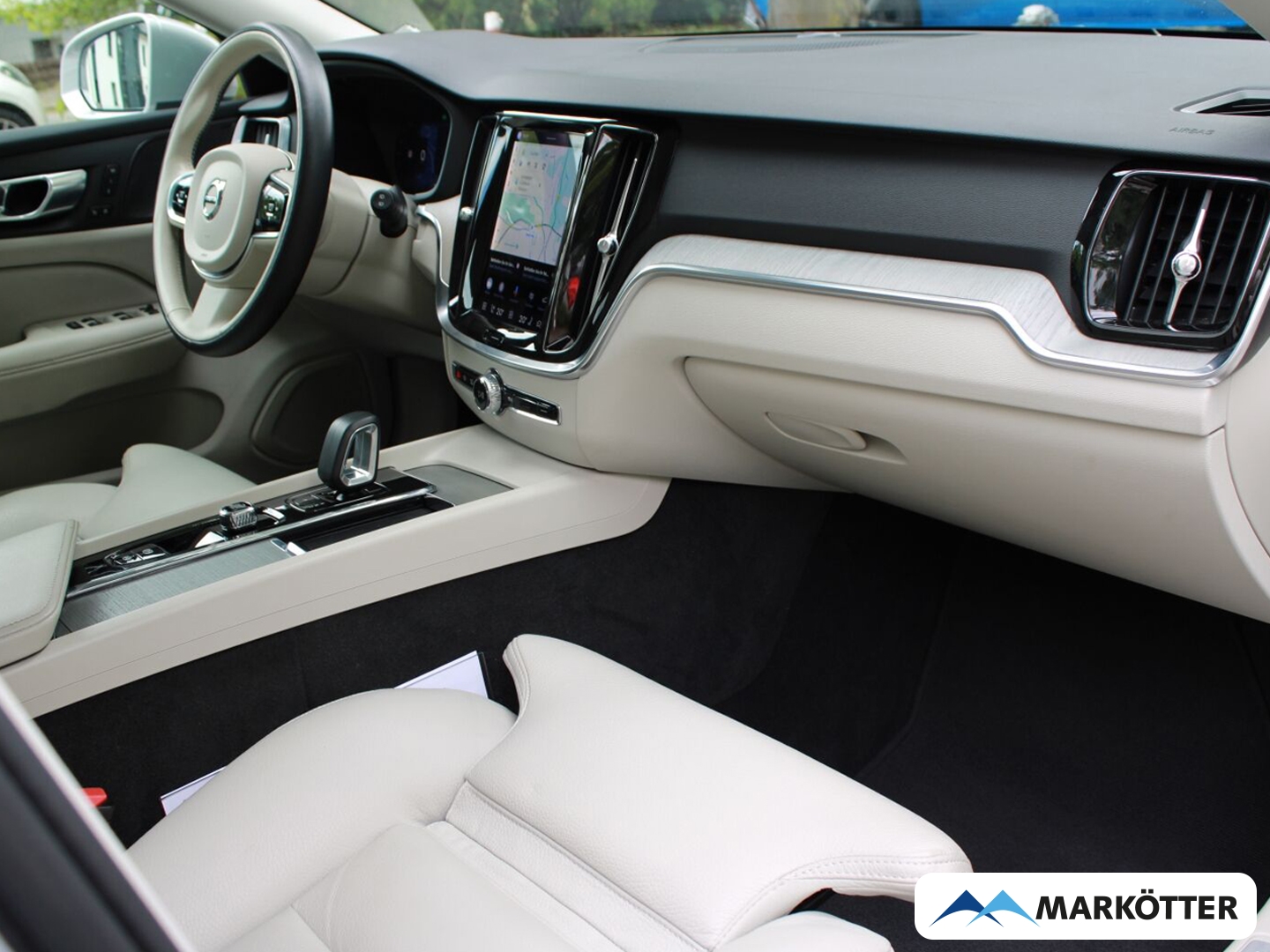 Fahrzeugabbildung Volvo V60 Cross Country Plus AWD/LED/SHZ/PDC/CAM/
