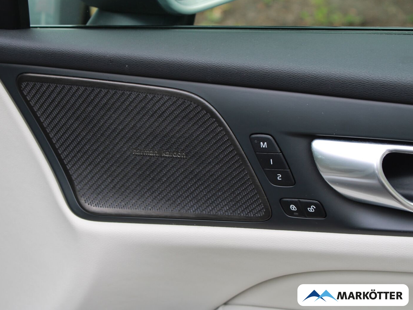 Fahrzeugabbildung Volvo V60 Cross Country Plus AWD/LED/SHZ/PDC/CAM/