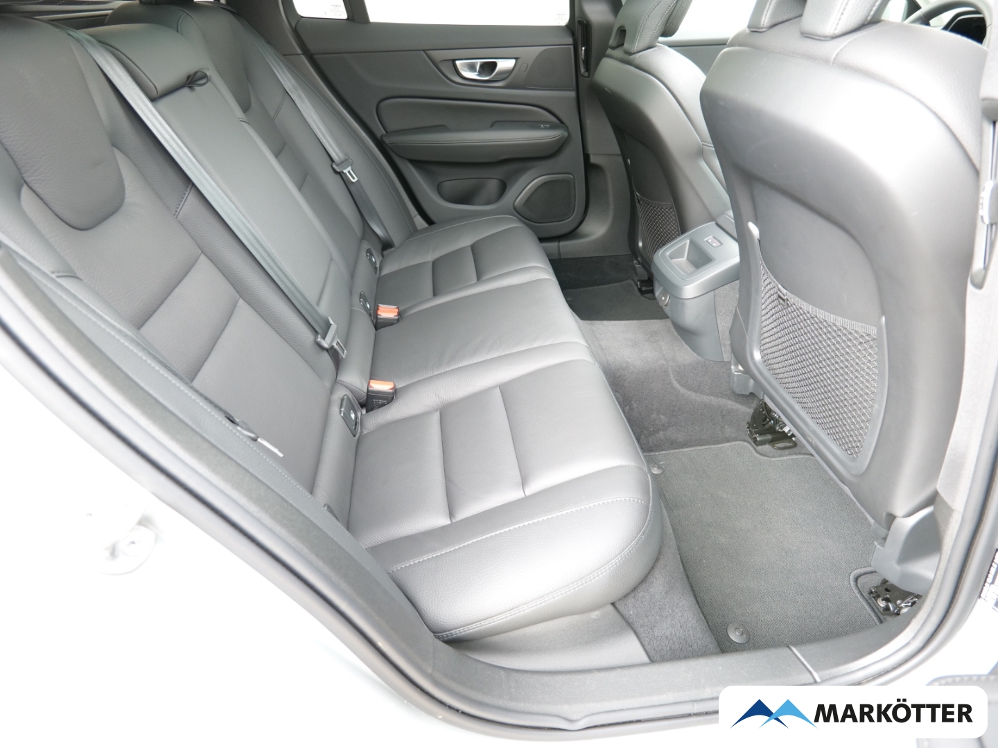 Fahrzeugabbildung Volvo V60 Cross Country B4 AWD Plus LED/Schiebedach/Kamera/Winter-Paket