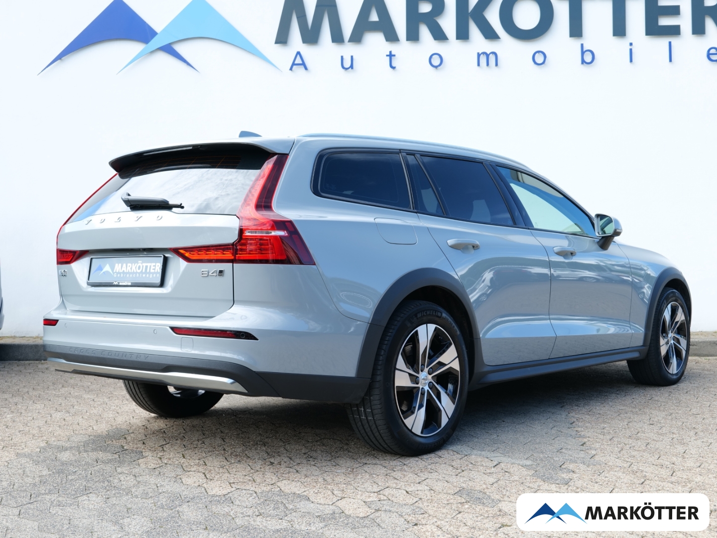 Fahrzeugabbildung Volvo V60 Cross Country B4 AWD Plus LED/Schiebedach/Kamera/Winter-Paket