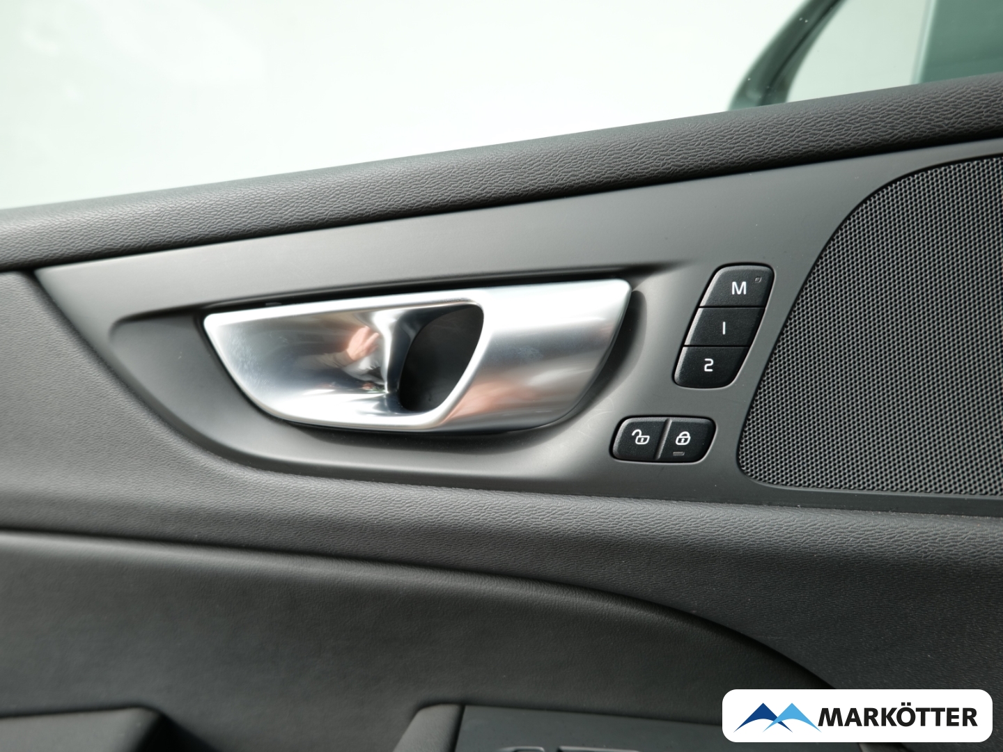 Fahrzeugabbildung Volvo V60 Cross Country B4 AWD Plus LED/Schiebedach/Kamera/Winter-Paket