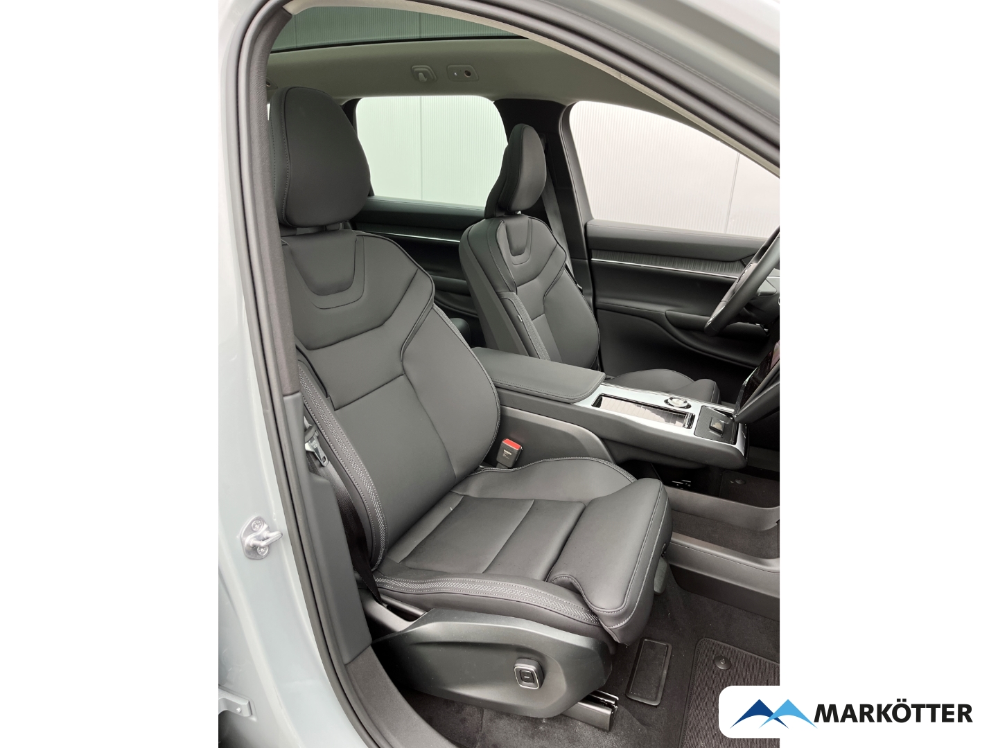 Fahrzeugabbildung Volvo EX90 Core Pure Electric AWD/Pano/6-Sitzer/0,25%