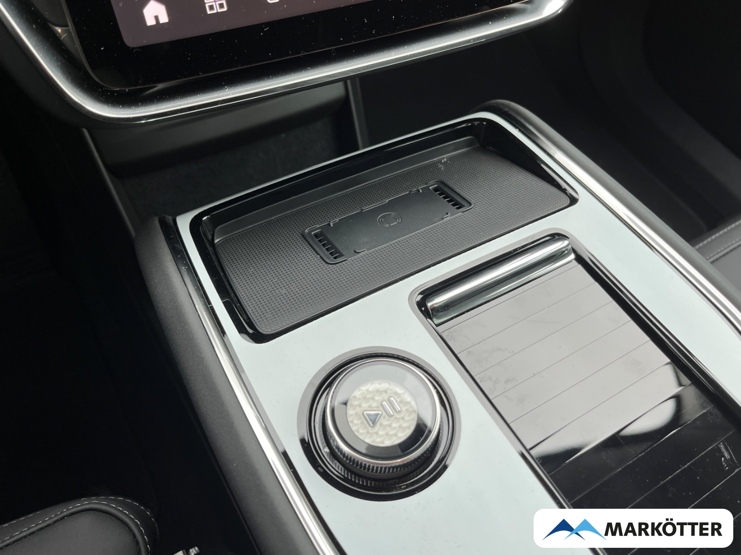 Fahrzeugabbildung Volvo EX90 Core Pure Electric AWD/Pano/6-Sitzer/0,25%