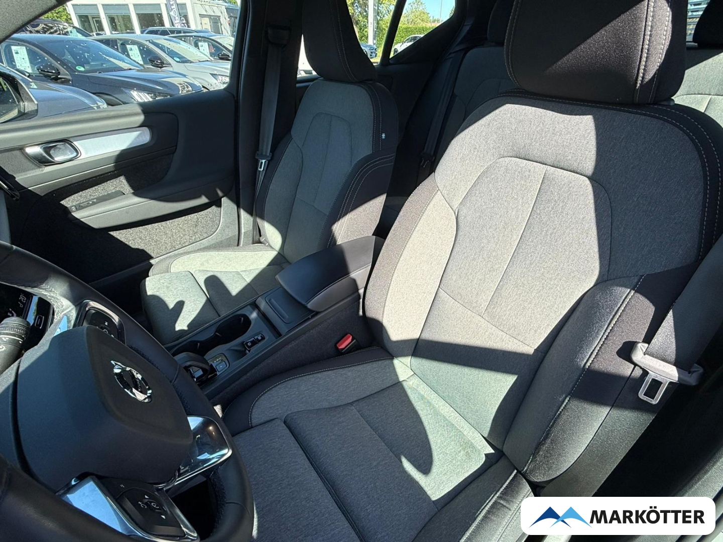 Fahrzeugabbildung Volvo XC40 T2 Core APPLE/CAM/NAVI/SHZ/LHZ/TEMPO
