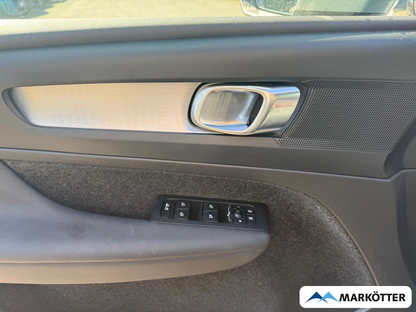 Fahrzeugabbildung Volvo XC40 T2 Core APPLE/CAM/NAVI/SHZ/LHZ/TEMPO
