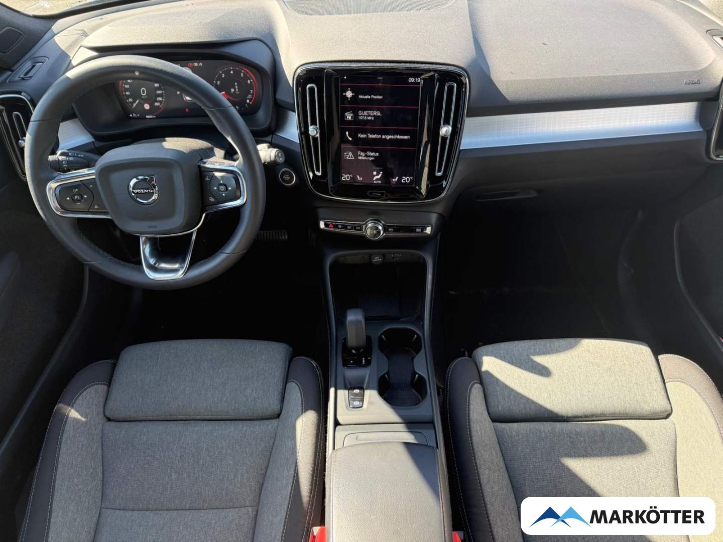 Fahrzeugabbildung Volvo XC40 T2 Core APPLE/CAM/NAVI/SHZ/LHZ/TEMPO