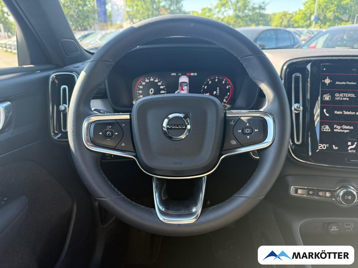 Fahrzeugabbildung Volvo XC40 T2 Core APPLE/CAM/NAVI/SHZ/LHZ/TEMPO