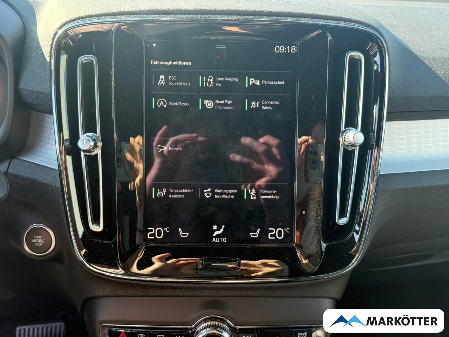 Fahrzeugabbildung Volvo XC40 T2 Core APPLE/CAM/NAVI/SHZ/LHZ/TEMPO