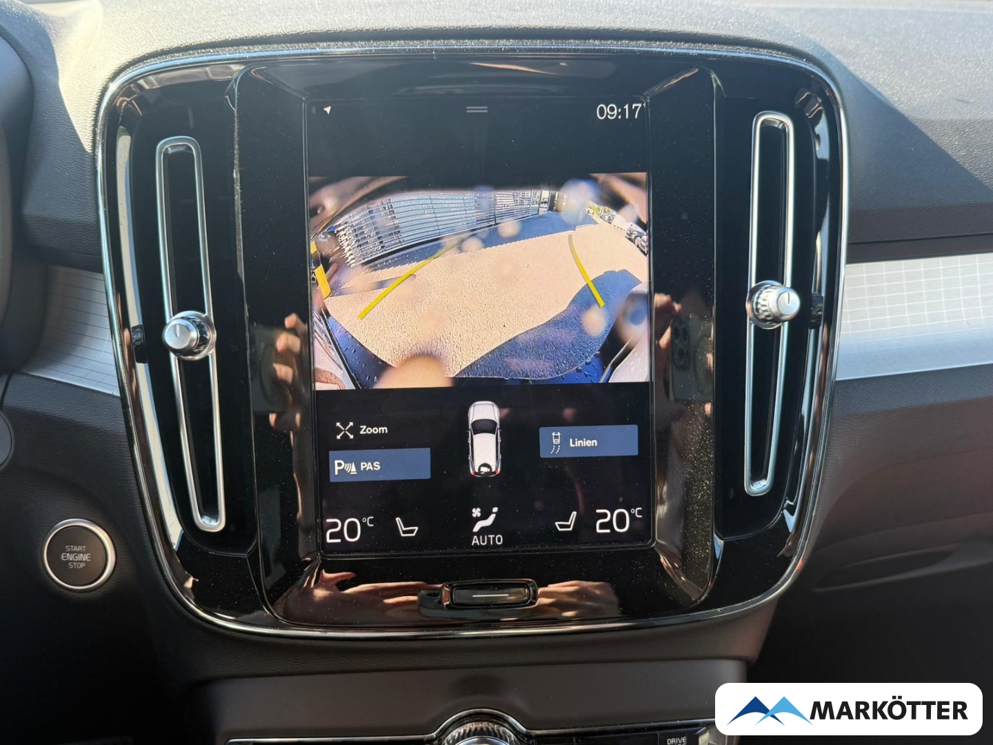 Fahrzeugabbildung Volvo XC40 T2 Core APPLE/CAM/NAVI/SHZ/LHZ/TEMPO