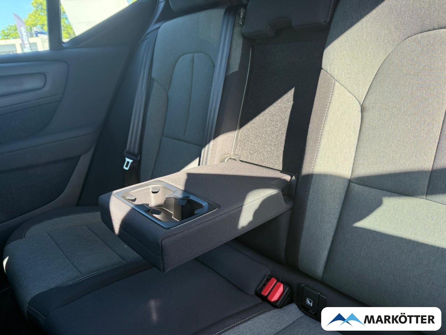 Fahrzeugabbildung Volvo XC40 T2 Core APPLE/CAM/NAVI/SHZ/LHZ/TEMPO
