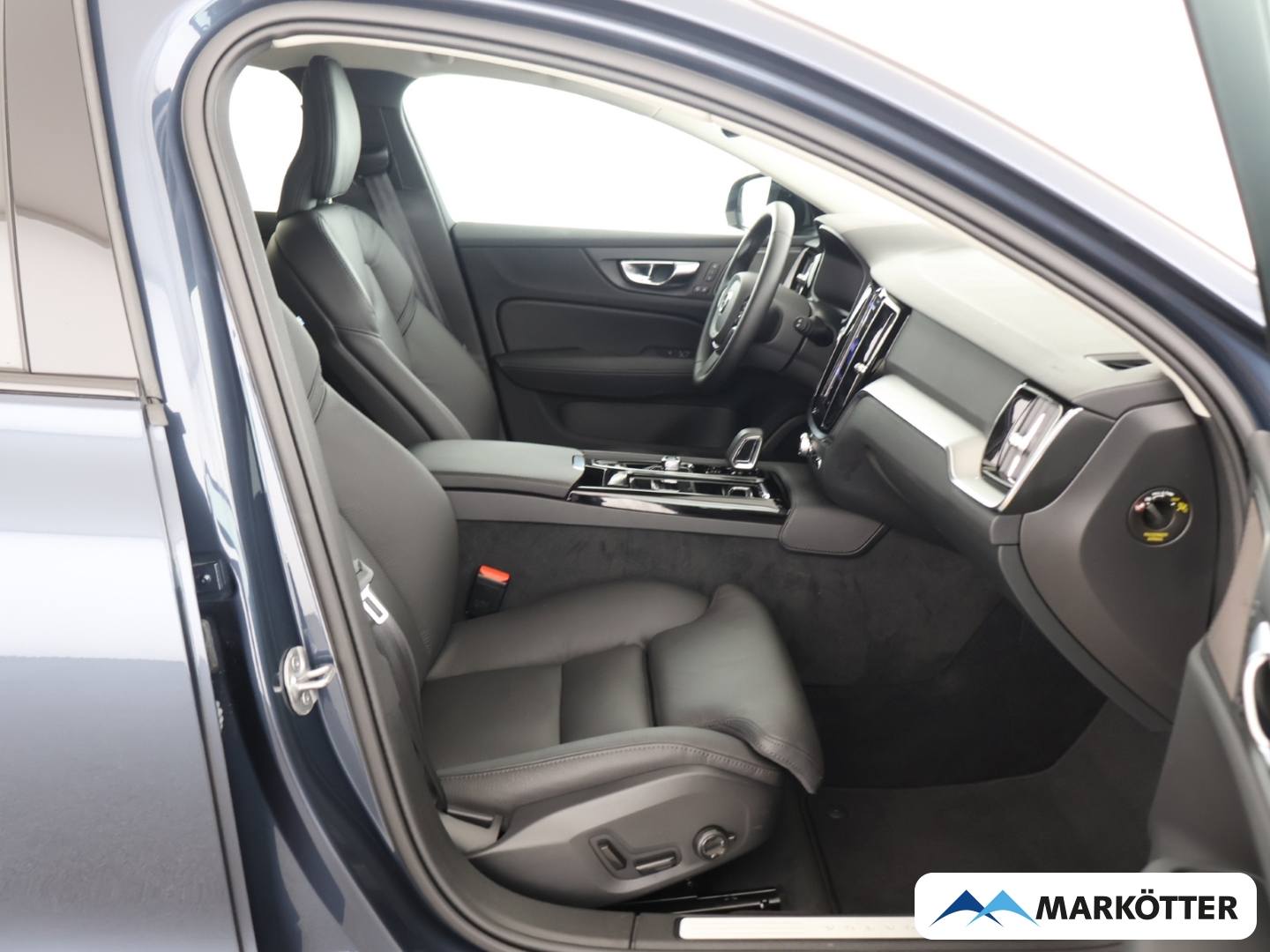 Fahrzeugabbildung Volvo V60 T6 AWD Recharge Plus Dark ACC/H&K/Memory