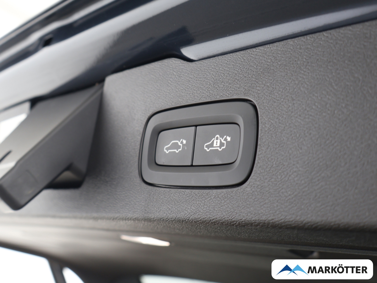 Fahrzeugabbildung Volvo V60 T6 AWD Recharge Plus Dark ACC/H&K/Memory