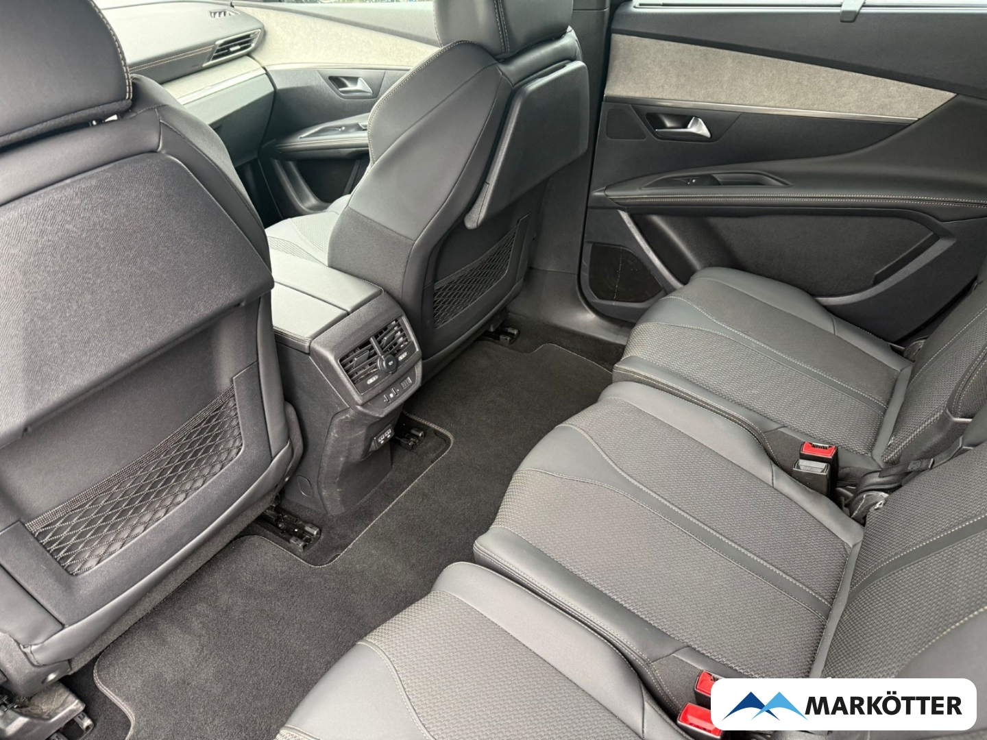 Fahrzeugabbildung Peugeot 5008 GT 7-Sitzer ACC/BLIS/CAM/SHZ/LED/KLIMA