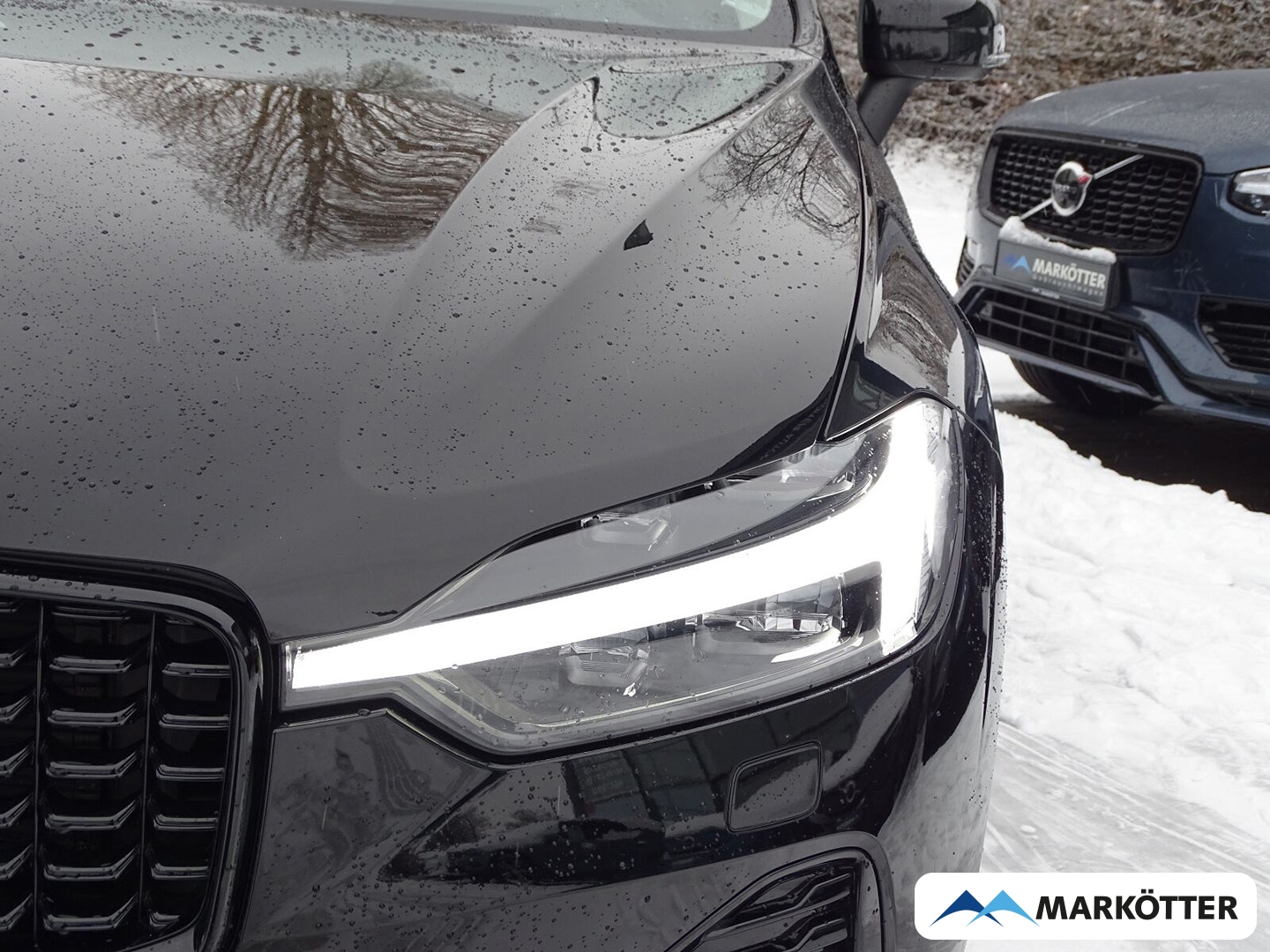 Fahrzeugabbildung Volvo XC60 PHEVEU6d Ultimate Dark Recharge Plug-In Hybrid AWD T8 Twin Engine PHEV EU6d