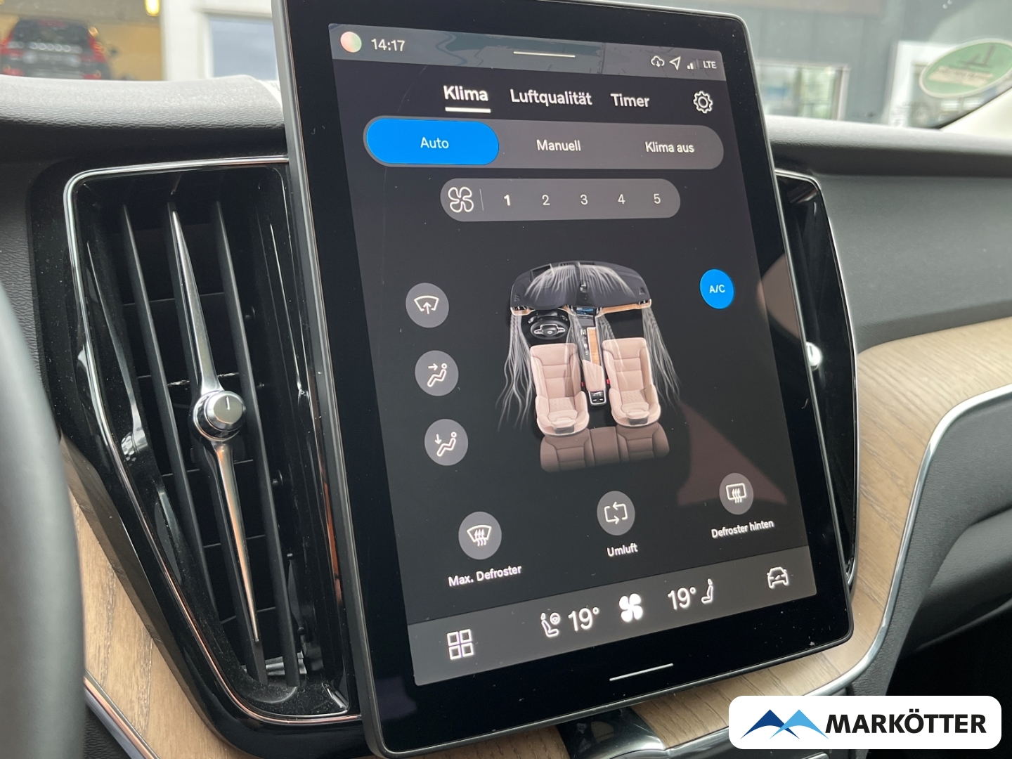 Fahrzeugabbildung Volvo XC60 B5 AWD Plus Dark ACC/HuD/360°/FACELIFT/S-Dach