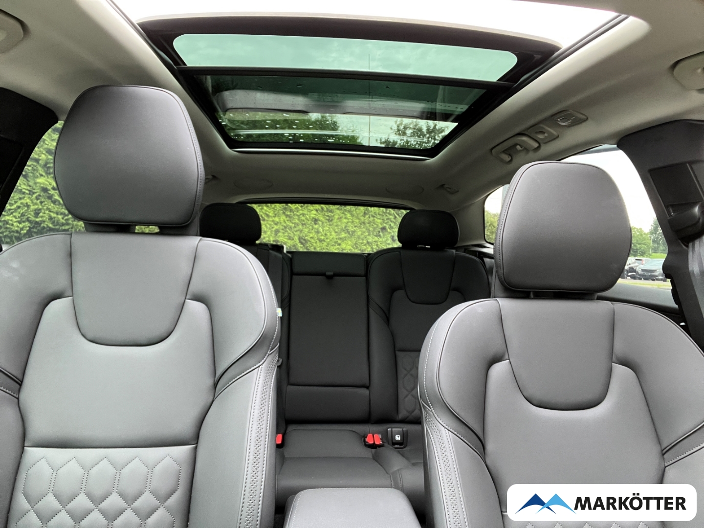 Fahrzeugabbildung Volvo XC60 B5 AWD Plus Dark ACC/HuD/360°/FACELIFT/S-Dach