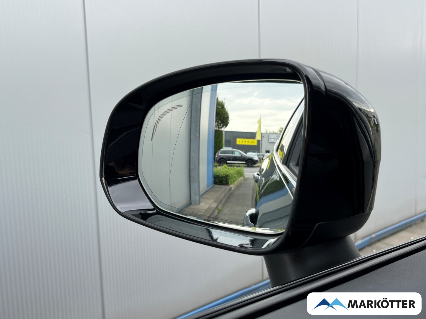 Fahrzeugabbildung Volvo XC60 B5 AWD Plus Dark ACC/HuD/360°/FACELIFT/S-Dach